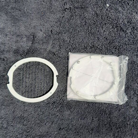 New 7353 Tupperware Slice 'N Wedge Kitchen Gadget with Instruction - Picture 6 of 9